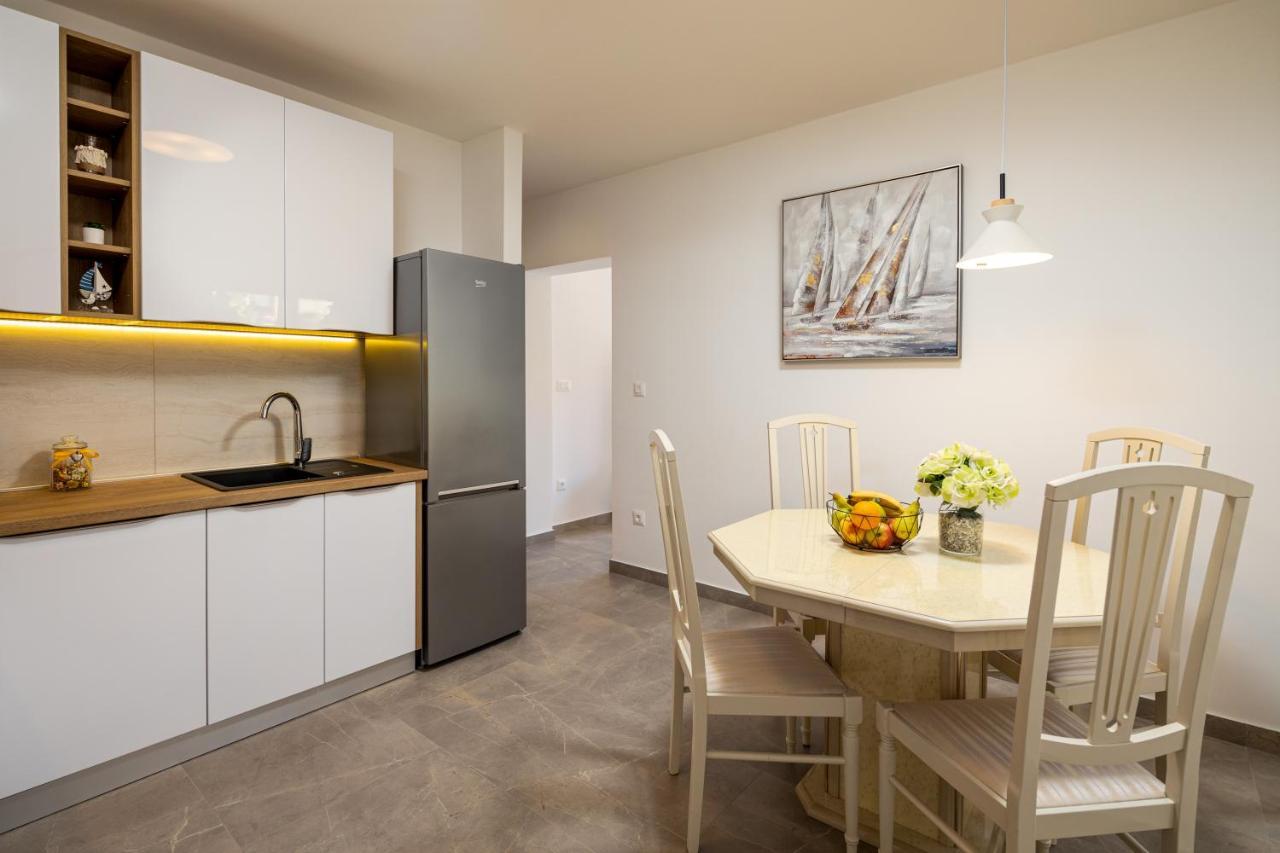 Brand new apartment Navika in a great location Omiš Exteriör bild