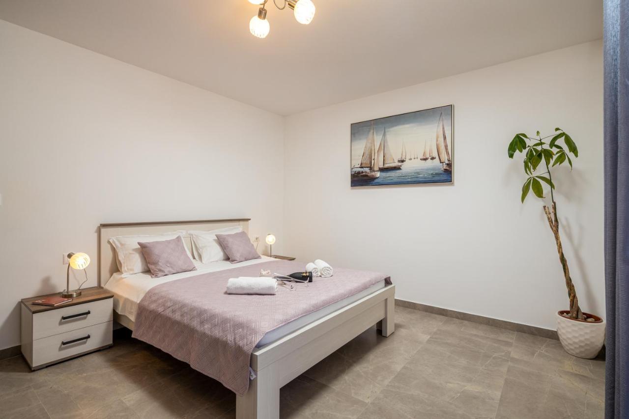 Brand new apartment Navika in a great location Omiš Exteriör bild