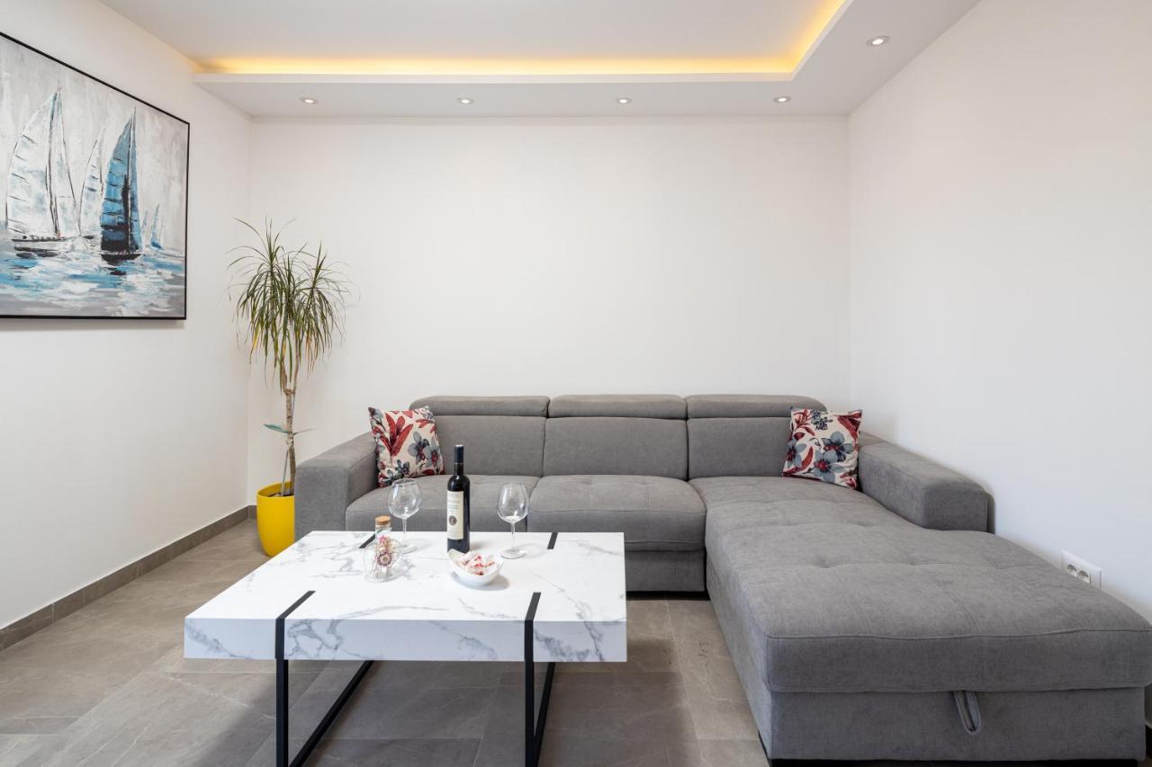Brand new apartment Navika in a great location Omiš Exteriör bild